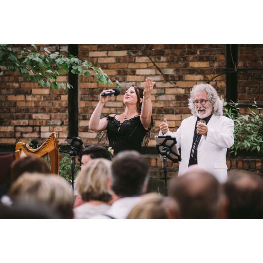 Hochzeiten, die die Seele berühren -  individuell, humorvoll, liebevoll