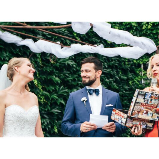 Ich spreche. Ich singe. Ich traue.